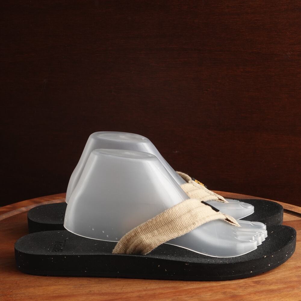Teva Sandals Mens SZ 12 Beige Reflip Flip Flop Beach Travel Vacation Shoes NWT
